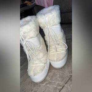 MoonBoots